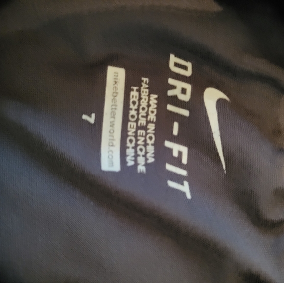 Nike Dri-Fit Long-sleeved Youth Sz 7 Athletic Shirt - Picture 2 of 3
